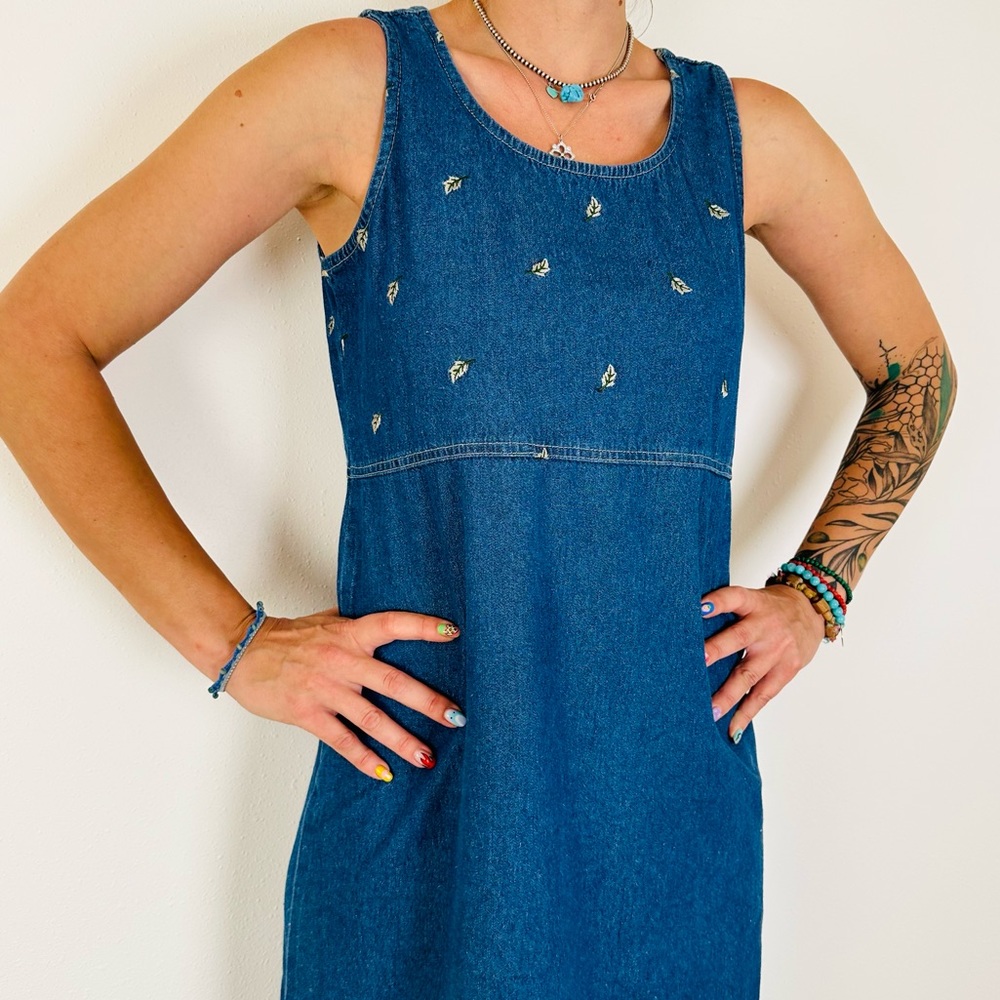 Vintage Erika&Co Denim Dress Midi Floral Embroidery Boho Sleeveless - Picture 4 of 12